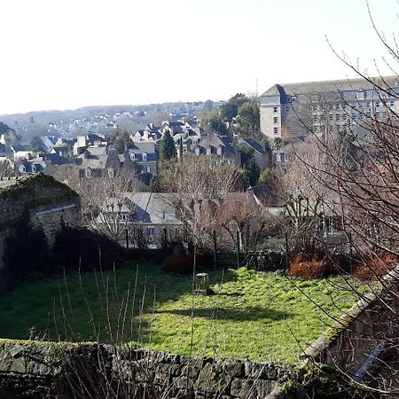 Val Cocherel - Hotel Le Challonge Dinan Exterior photo